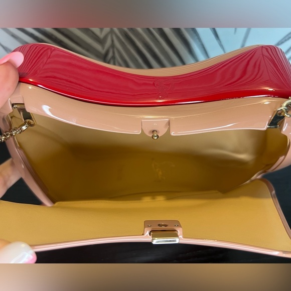 Rare and unique Christian Louboutin nude and red shoe clutch with chain - Picture 7 of 15